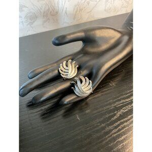 Vintage Crown Trifari Silver Tone Sirl Leaf Clip-On Earrings